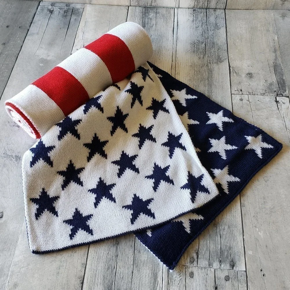 NWT - Reversible USA Stars and Stripes Knit Scarf 63